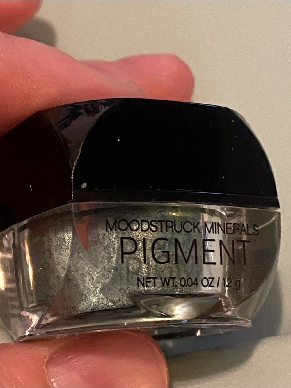 Younique Shimmer Pigment - deep green Dignified